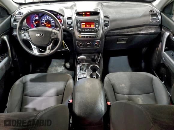 ✅ 2014 Kia Sorento LX • VIN: 5XYKTCA63EG470612 • Lot: 94773495. Listed on Copart with 88,023 mi. Free auction sales archive from the USA and detailed vehicle history report at DreamBid. Image 8.