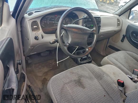 ✅ 1999 Ford Ranger XL • VIN: 1FTZR15V2XPC00094 • Лот: 96198755. Опубликован ранее на Copart с пробегом 133 977 миль. Бесплатный доступ к архиву аукционных продаж из США и подробный отчёт об истории автомобиля на DreamBid. Изображение 8.