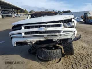 2003 Chevrolet Tahoe Z71 с VIN 1GNEK13T23R149593, выставлен на аукционе Copart как лот 62584585 с пробегом Не указан миль и На запчасти • Non repairable. История ставок и продаж доступна на DreamBid. Изображение 5.