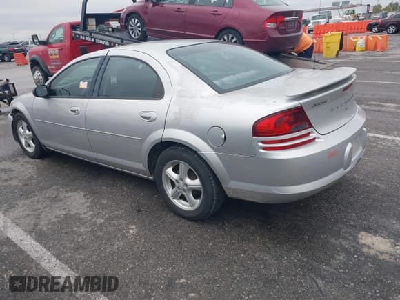 ✅ 2005 Dodge Stratus SXT • VIN: 1B3EL46X55N654688 • Lot: 43560694. Wystawiony na IAAI z przebiegiem 174 986 mil. Bezpłatny archiwum sprzedaży aukcyjnych z USA i szczegółowy raport historii pojazdu na DreamBid. Zdjęcie 3.