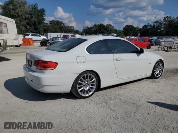 ✅ 2010 BMW 3 Series 328i • VIN: WBAWB3C57AP139402 • Lot: 80036005. Listed on Copart with 140,625 mi. Free auction sales archive from the USA and detailed vehicle history report at DreamBid. Image 3.