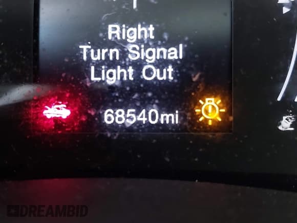 ✅ 2020 Jeep Renegade Latitude • VIN: ZACNJABB6LPL51031 • Lot: 42827729. Wystawiony na IAAI z przebiegiem 68 540 mil. Bezpłatny archiwum sprzedaży aukcyjnych z USA i szczegółowy raport historii pojazdu na DreamBid. Zdjęcie 15.