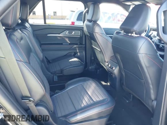 ✅ 2025 Ford Explorer ST-Line • VIN: 1FMUK8KH1SGB31313 • Lot: 43393387. Wystawiony na IAAI z przebiegiem 23 800 mil. Bezpłatny archiwum sprzedaży aukcyjnych z USA i szczegółowy raport historii pojazdu na DreamBid. Zdjęcie 8.