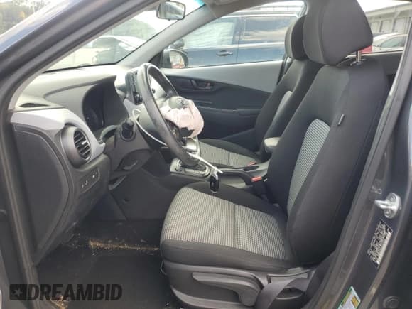 ✅ 2019 Hyundai Kona SEL • VIN: KM8K22AA2KU314374 • Лот: 71012745. Опубликован ранее на Copart с пробегом 57 104 миль. Бесплатный доступ к архиву аукционных продаж из США и подробный отчёт об истории автомобиля на DreamBid. Изображение 7.