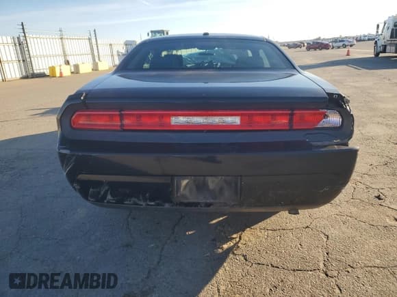 ✅ 2010 Dodge Challenger SE • VIN: 2B3CJ4DV1AH283627 • Lot: 87281084. Wystawiony na Copart z przebiegiem 131 258 mil. Bezpłatny archiwum sprzedaży aukcyjnych z USA i szczegółowy raport historii pojazdu na DreamBid. Zdjęcie 6.