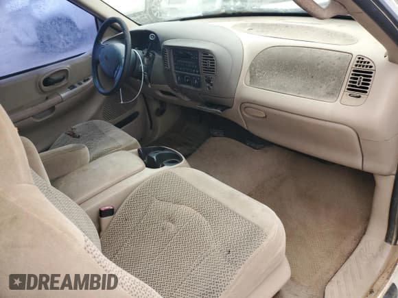 ✅ 1999 Ford F-150 XL • VIN: 1FTRX17L1XNA69771 • Лот: 84633135. Опубликован ранее на Copart с пробегом 219 131 миль. Бесплатный доступ к архиву аукционных продаж из США и подробный отчёт об истории автомобиля на DreamBid. Изображение 8.