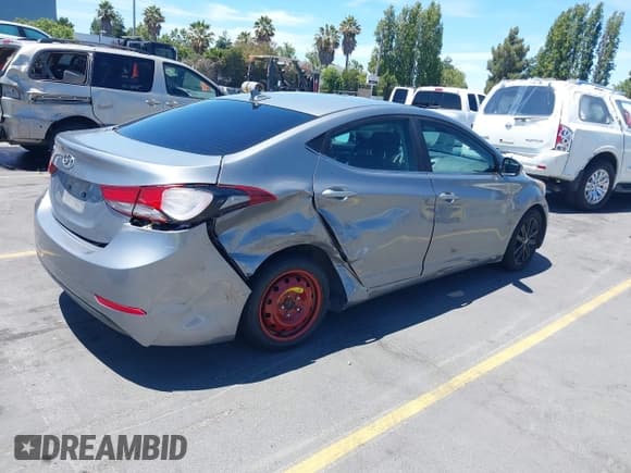 ✅ 2015 Hyundai Elantra SE • VIN: KMHDH4AE4FU344861 • Lot: 42821071. Listed on IAAI with 126,084 mi. Free auction sales archive from the USA and detailed vehicle history report at DreamBid. Image 4.