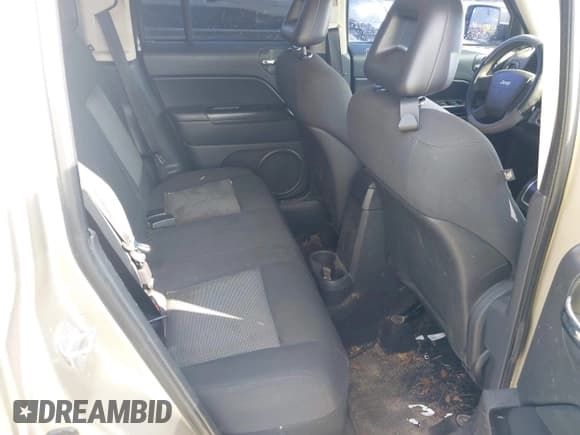 ✅ 2009 Jeep Patriot Sport • VIN: 1J4FT28B69D124812 • Lot: 41437621. Listed on IAAI with 118,250 mi. Free auction sales archive from the USA and detailed vehicle history report at DreamBid. Image 8.