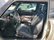 ✅ 2008 MINI Hardtop S • VIN: WMWMF73588TV32457 • Лот: 82646195. Опубликован ранее на Copart с пробегом 107 063 миль. Бесплатный доступ к архиву аукционных продаж из США и подробный отчёт об истории автомобиля на DreamBid. Изображение 7.