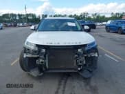 ✅ 2018 Land Rover Range Rover Velar S • VIN: SALYB2RV2JA746977 • Lot: 42423513. Wystawiony na IAAI z przebiegiem 148 062 mil. Bezpłatny archiwum sprzedaży aukcyjnych z USA i szczegółowy raport historii pojazdu na DreamBid. Zdjęcie 13.