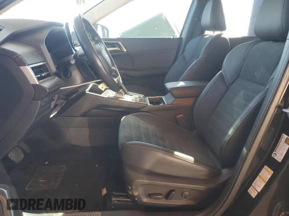 2024 Mitsubishi Outlander SE z VIN JA4J3VA86RZ032807, wystawiony jako Copart lot #85314055 z przebiegiem 32 122 mil mil oraz Szkoda całkowita • Salvage title. Historia ofert i sprzedaży dostępna na DreamBid. Obrazek 7.