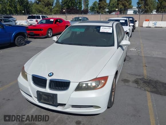 ✅ 2008 BMW 3 Series 328i • VIN: WBAVC53518FZ84671 • Lot: 42882549. Listed on IAAI with 191,778 mi. Free auction sales archive from the USA and detailed vehicle history report at DreamBid. Image 6.