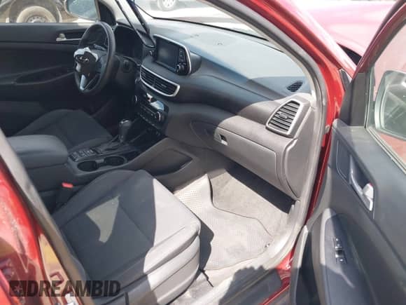 ✅ 2020 Hyundai Tucson Value • VIN: KM8J3CA48LU136223 • Lot: 43206384. Wystawiony na IAAI z przebiegiem 29 811 mil mil. Skorzystaj z bezpłatnego archiwum sprzedaży aukcyjnych z USA i zobacz szczegółowy raport historii pojazdu na DreamBid. Zdjęcie 5.