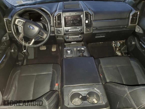 ✅ 2018 Ford Expedition XLT • VIN: 1FMJU1HT5JEA60305 • Lot: 92368715. Listed on Copart with 183,236 mi. Free auction sales archive from the USA and detailed vehicle history report at DreamBid. Image 8.