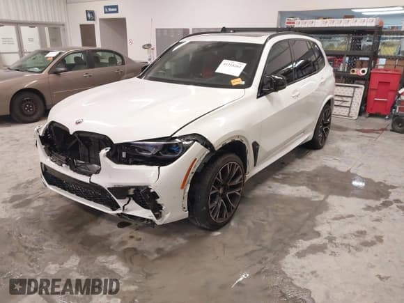 ✅ 2023 BMW X5 M • VIN: 5YMJU0C04P9N91130 • Лот: 41218261. Опубликован ранее на IAAI с пробегом Не указан. Бесплатный доступ к архиву аукционных продаж из США и подробный отчёт об истории автомобиля на DreamBid. Изображение 2.