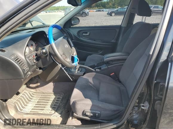 ✅ 2002 Nissan Maxima GXE • VIN: JN1DA31D32T427758 • Lot: 74320244. Wystawiony na Copart z przebiegiem 243 947 mil. Bezpłatny archiwum sprzedaży aukcyjnych z USA i szczegółowy raport historii pojazdu na DreamBid. Zdjęcie 7.