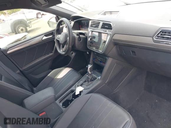 ✅ 2024 Volkswagen Tiguan SE R-Line Black • VIN: 3VVCB7AX5RM053896 • Lot: 41883670. Listed on IAAI with 11,239 mi. Free auction sales archive from the USA and detailed vehicle history report at DreamBid. Image 5.