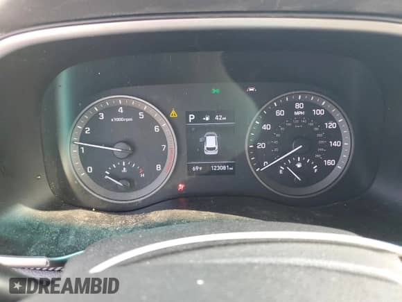 ✅ 2019 Hyundai Tucson SE • VIN: KM8J23A49KU947790 • Lot: 81069175. Wystawiony na Copart z przebiegiem 123 081 mil mil. Skorzystaj z bezpłatnego archiwum sprzedaży aukcyjnych z USA i zobacz szczegółowy raport historii pojazdu na DreamBid. Zdjęcie 9.