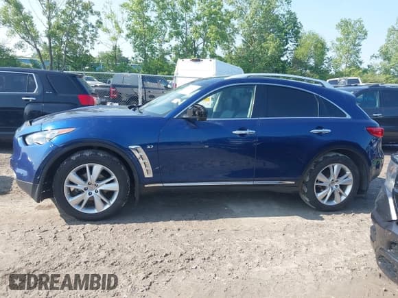 ✅ 2016 Infiniti QX70 • VIN: JN8CS1MW5GM750920 • Lot: 42461404. Listed on IAAI with 145,116 mi. Free auction sales archive from the USA and detailed vehicle history report at DreamBid. Image 14.