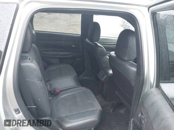 ✅ 2020 Mitsubishi Outlander SE • VIN: JA4AD3A36LJ000323 • Lot: 43244287. Wystawiony na IAAI z przebiegiem 63 709 mil. Bezpłatny archiwum sprzedaży aukcyjnych z USA i szczegółowy raport historii pojazdu na DreamBid. Zdjęcie 8.