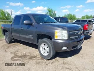 ✅ 2011 Chevrolet Silverado 1500 LT • VIN: 3GCPKSE38BG204079 • Lot: 43122334. Listed on IAAI with 235,870 mi. Free auction sales archive from the USA and detailed vehicle history report at DreamBid. Image 1.