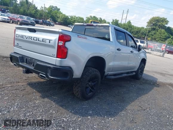 ✅ 2020 Chevrolet Silverado 1500 LT Trail Boss • VIN: 1GCPYFED3LZ190222 • Lot: 42757917. Wystawiony na IAAI z przebiegiem Nie podano. Bezpłatny archiwum sprzedaży aukcyjnych z USA i szczegółowy raport historii pojazdu na DreamBid. Zdjęcie 4.