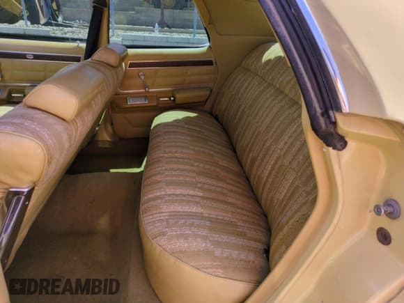 ✅ 1976 Mercury Grand Marquis • VIN: 6Z63S568129 • Лот: 63999975. Опубликован ранее на Copart с пробегом 19 149 миль. Бесплатный доступ к архиву аукционных продаж из США и подробный отчёт об истории автомобиля на DreamBid. Изображение 10.