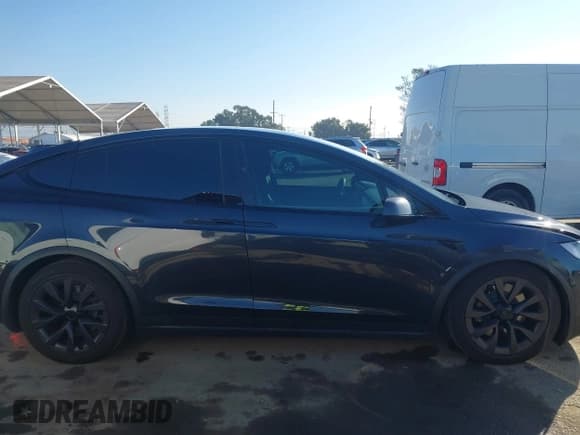 ✅ 2024 Tesla Model X • VIN: 7SAXCDE55RF458622 • Лот: 43642274. Опубликован ранее на IAAI с пробегом 21 960 миль. Бесплатный доступ к архиву аукционных продаж из США и подробный отчёт об истории автомобиля на DreamBid. Изображение 13.