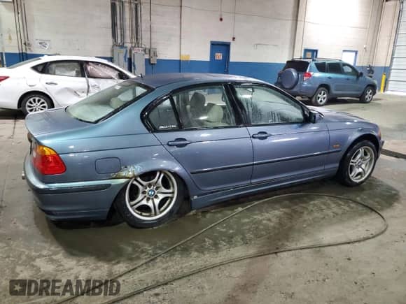 2000 BMW 3 Series 323i с VIN WBAAM3338YKC66026, выставлен на аукционе Copart как лот 47456685 с пробегом 211 899 миль миль и Чистый • Clean title. История ставок и продаж доступна на DreamBid. Изображение 3.