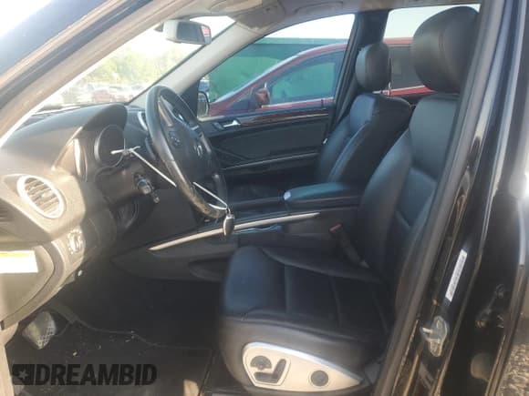 ✅ 2009 Mercedes-Benz M 550 • VIN: 4JGBB72E79A521000 • Lot: 64460815. Wystawiony na Copart z przebiegiem 142 893 mil. Bezpłatny archiwum sprzedaży aukcyjnych z USA i szczegółowy raport historii pojazdu na DreamBid. Zdjęcie 7.