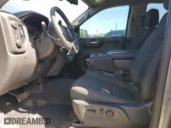 ✅ 2022 Chevrolet Silverado 1500 Custom • VIN: 3GCPYBEK8NG155380 • Lot: 48156445. Wystawiony na Copart z przebiegiem 90 096 mil. Bezpłatny archiwum sprzedaży aukcyjnych z USA i szczegółowy raport historii pojazdu na DreamBid. Zdjęcie 7.