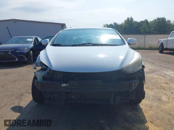 ✅ 2016 Hyundai Elantra SE • VIN: 5NPDH4AE2GH721252 • Lot: 42959277. Listed on IAAI with 177,936 mi. Free auction sales archive from the USA and detailed vehicle history report at DreamBid. Image 13.