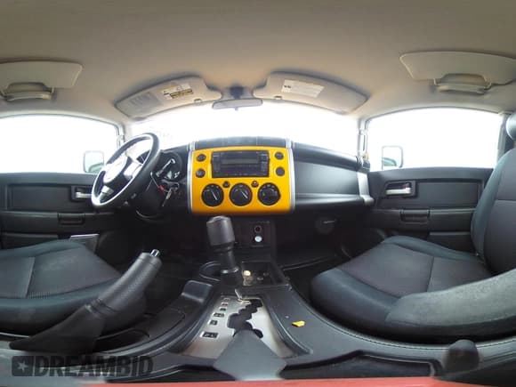 ✅ 2008 Toyota FJ Cruiser • VIN: JTEZU11F38K005001 • Lot: 42437910. Wystawiony na IAAI z przebiegiem 313 692 mil. Bezpłatny archiwum sprzedaży aukcyjnych z USA i szczegółowy raport historii pojazdu na DreamBid. Zdjęcie 18.