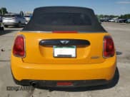 ✅ 2017 MINI Convertible Cooper • VIN: WMWWG5C51H3C19988 • Lot: 68779205. Wystawiony na Copart z przebiegiem 65 985 mil. Bezpłatny archiwum sprzedaży aukcyjnych z USA i szczegółowy raport historii pojazdu na DreamBid. Zdjęcie 6.