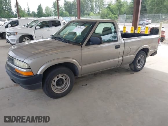 ✅ 2002 Chevrolet S-10 LS • VIN: 1GCCS145628137953 • Лот: 42517695. Опубликован ранее на IAAI с пробегом 197 637 миль. Бесплатный доступ к архиву аукционных продаж из США и подробный отчёт об истории автомобиля на DreamBid. Изображение 2.