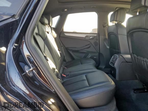 ✅ 2018 Porsche Macan • VIN: WP1AA2A55JLB05901 • Лот: 92132345. Опубликован ранее на Copart с пробегом 67 362 миль. Бесплатный доступ к архиву аукционных продаж из США и подробный отчёт об истории автомобиля на DreamBid. Изображение 11.