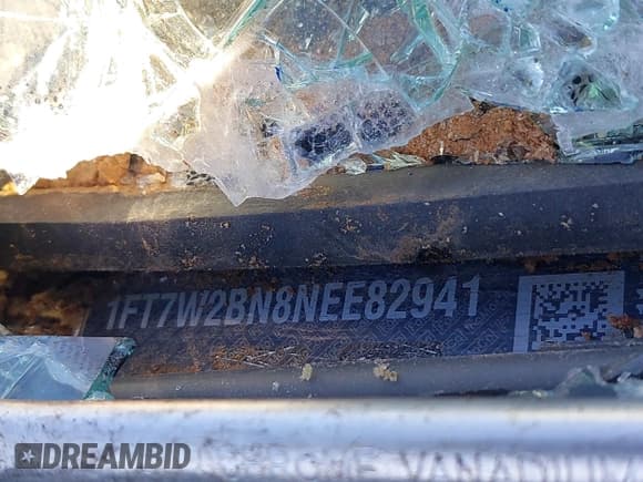 ✅ 2022 Ford F-250 XL • VIN: 1FT7W2BN8NEE82941 • Lot: 41199085. Wystawiony na IAAI z przebiegiem 80 313 mil. Bezpłatny archiwum sprzedaży aukcyjnych z USA i szczegółowy raport historii pojazdu na DreamBid. Zdjęcie 9.