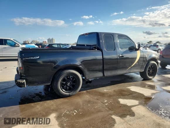 ✅ 2002 Ford F-150 XL • VIN: 1FTRX17W72KA30199 • Lot: 92919805. Wystawiony na Copart z przebiegiem Nie podano. Bezpłatny archiwum sprzedaży aukcyjnych z USA i szczegółowy raport historii pojazdu na DreamBid. Zdjęcie 3.