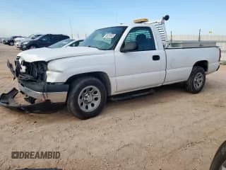 2006 Chevrolet Silverado 1500 Work Truck z VIN 1GCEC14V16Z131838, wystawiony jako Copart lot #66476655 z przebiegiem 140 711 mil mil oraz Szkoda całkowita • Salvage title. Historia ofert i sprzedaży dostępna na DreamBid. Obrazek 1.