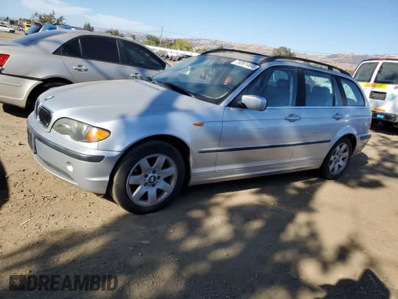 ✅ 2003 BMW 3 Series 325xi • VIN: WBAEP33453PF02225 • Lot: 75361484. Listed on Copart with 207,860 mi. Free auction sales archive from the USA and detailed vehicle history report at DreamBid. Image 1.