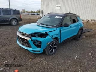 ✅ 2021 Chevrolet TrailBlazer RS • VIN: KL79MTSL8MB073824 • Лот: 82447495. Опубликован ранее на Copart с пробегом 63 241 миль. Бесплатный доступ к архиву аукционных продаж из США и подробный отчёт об истории автомобиля на DreamBid. Изображение 1.