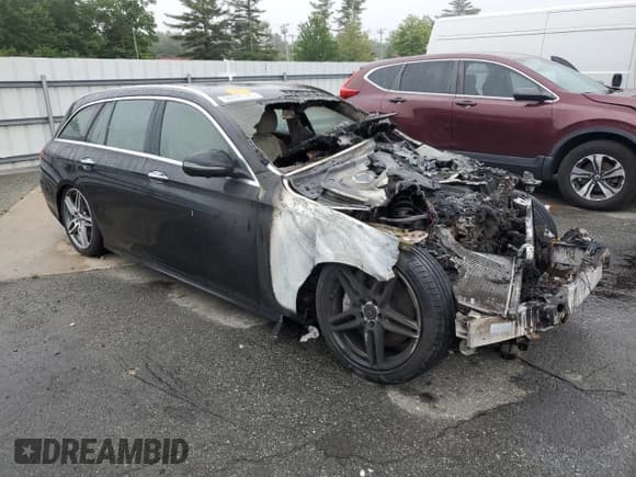 ✅ 2019 Mercedes-Benz E 450 • VIN: WDDZH6JB0KA636553 • Лот: 60096195. Опубликован ранее на Copart с пробегом Не указан. Бесплатный доступ к архиву аукционных продаж из США и подробный отчёт об истории автомобиля на DreamBid. Изображение 4.