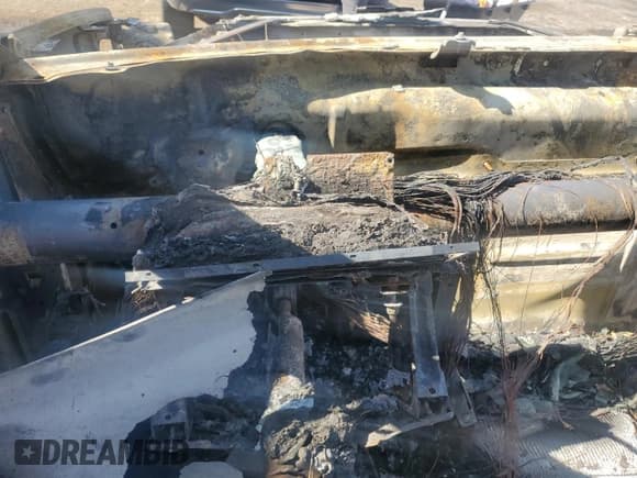 ✅ 2022 Chevrolet Silverado 1500 • VIN: 3GCPACETXNG516322 • Лот: 63135824. Опубликован ранее на Copart с пробегом Не указан. Бесплатный доступ к архиву аукционных продаж из США и подробный отчёт об истории автомобиля на DreamBid. Изображение 9.