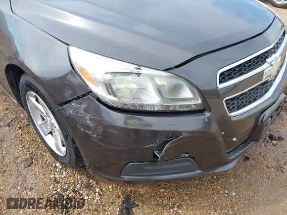 2013 Chevrolet Malibu LS z VIN 1G11A5SA7DF313756, wystawiony jako IAAI lot #43139920 z przebiegiem 149 371 mil mil oraz . Historia ofert i sprzedaży dostępna na DreamBid. Obrazek 6.