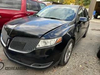 ✅ 2016 Lincoln MKT EcoBoost • VIN: 2LMHJ5AT1GBL01391 • Lot: 90398245. Wystawiony na Copart z przebiegiem 267 541 mil. Bezpłatny archiwum sprzedaży aukcyjnych z USA i szczegółowy raport historii pojazdu na DreamBid. Zdjęcie 2.