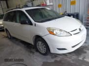 ✅ 2007 Toyota Sienna LE • VIN: 5TDZK23C37S043970 • Lot: 43573956. Wystawiony na IAAI z przebiegiem 262 219 mil. Bezpłatny archiwum sprzedaży aukcyjnych z USA i szczegółowy raport historii pojazdu na DreamBid. Zdjęcie 1.