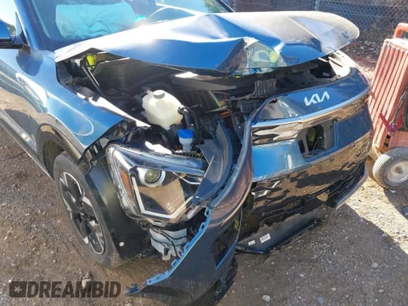 ✅ 2024 Kia Niro Wind • VIN: KNDCR3L16R5094054 • Lot: 43593442. Listed on IAAI with 13,815 mi. Free auction sales archive from the USA and detailed vehicle history report at DreamBid. Image 6.