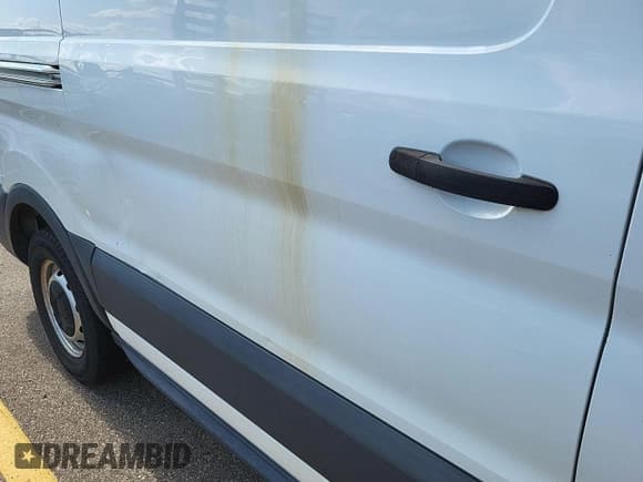 ✅ 2017 Ford Transit • VIN: 1FTYE1YM5HKA73754 • Lot: 43940589. Listed on IAAI with 165,682 mi. Free auction sales archive from the USA and detailed vehicle history report at DreamBid. Image 1.