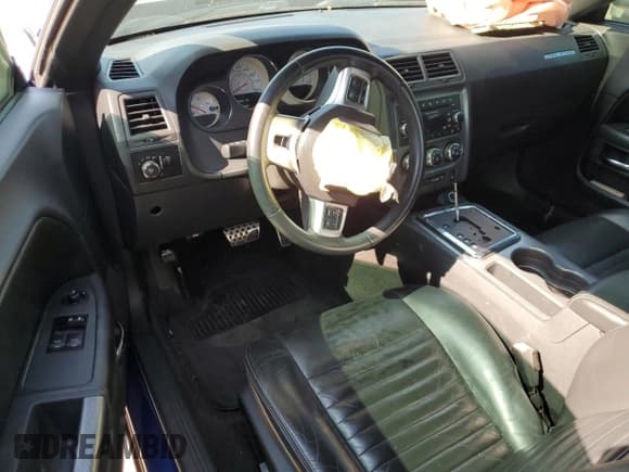 ✅ 2012 Dodge Challenger R/T • VIN: 2C3CDYBT8CH243972 • Lot: 67335444. Wystawiony na Copart z przebiegiem 132 415 mil. Bezpłatny archiwum sprzedaży aukcyjnych z USA i szczegółowy raport historii pojazdu na DreamBid. Zdjęcie 8.