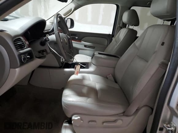 ✅ 2014 Chevrolet Suburban LT • VIN: 1GNSCJE05ER236491 • Lot: 70175244. Wystawiony na Copart z przebiegiem 216 369 mil. Bezpłatny archiwum sprzedaży aukcyjnych z USA i szczegółowy raport historii pojazdu na DreamBid. Zdjęcie 7.